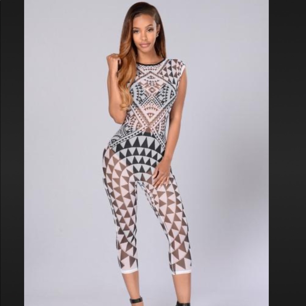 ✨✨FASHION NOVA mesh jumpsuit✨✨